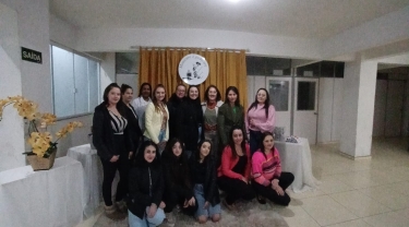 FORMATURA MANICURE, PEDICURE E UNHAS POSTIÇAS 2023