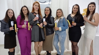 FORMATURA DE DESIGN DE SOBRANCELHAS 2022